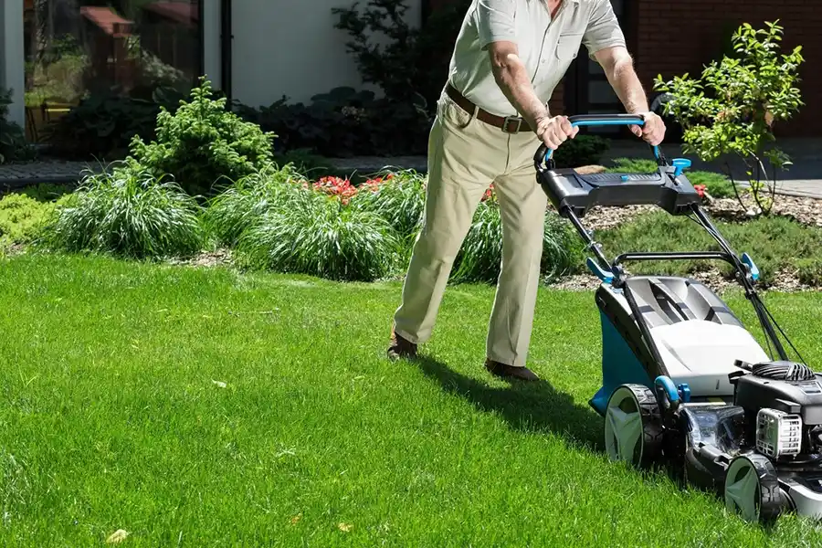 Can you mow wet grass Hillsboro, OR